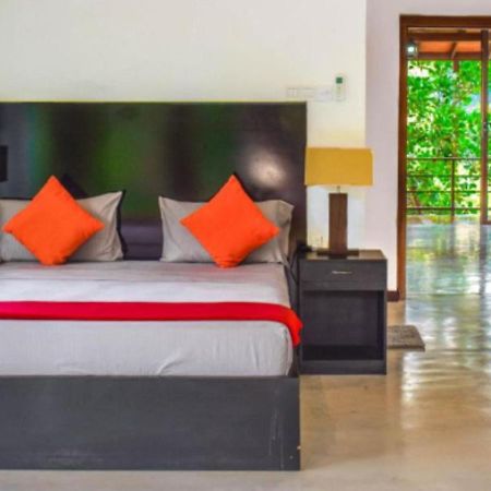 Aqua Exotica Wellness Retreat Hotel Gampola Bagian luar foto