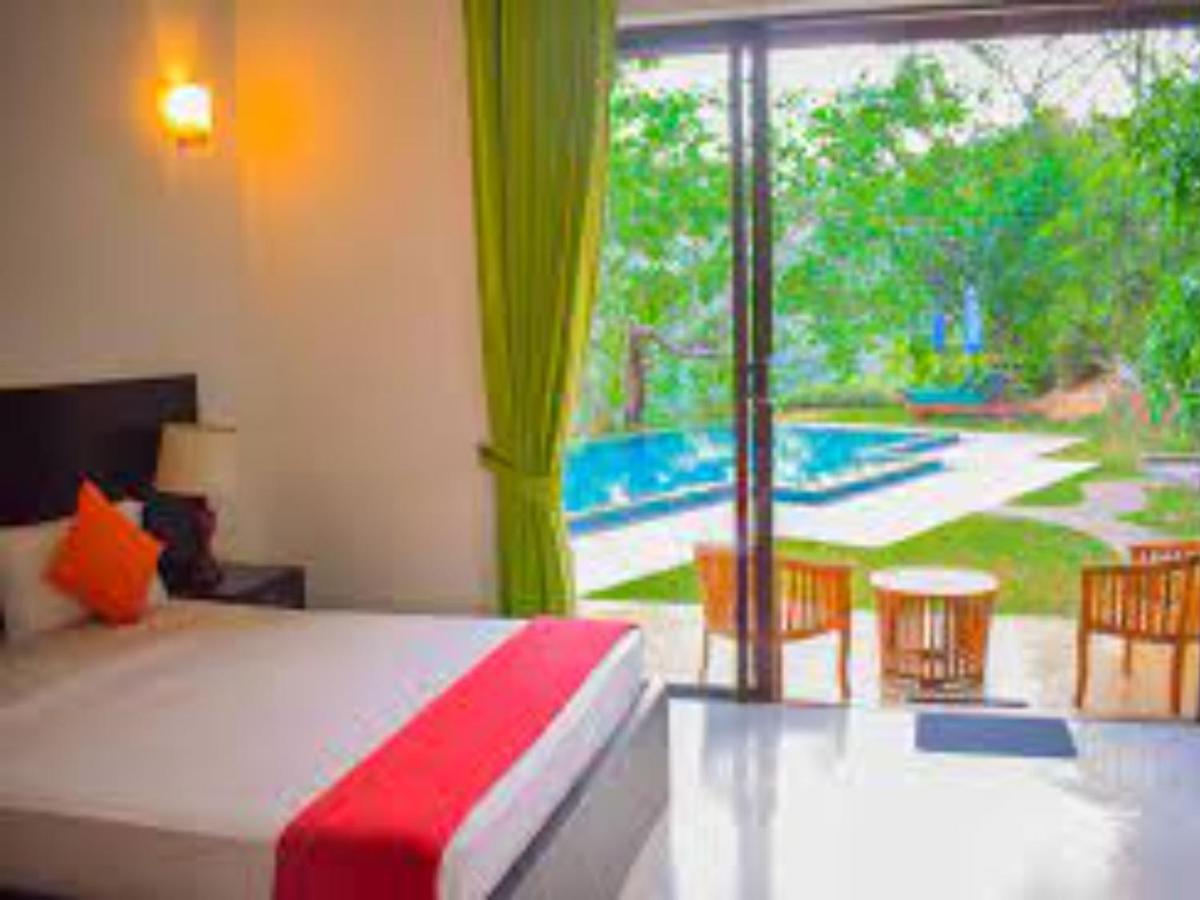 Aqua Exotica Wellness Retreat Hotel Gampola Bagian luar foto