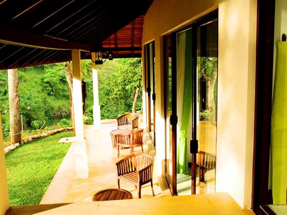 Aqua Exotica Wellness Retreat Hotel Gampola Bagian luar foto