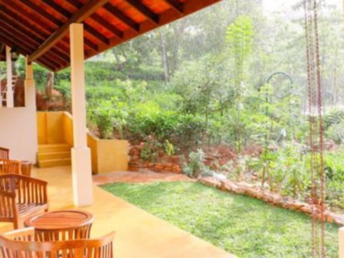 Aqua Exotica Wellness Retreat Hotel Gampola Bagian luar foto