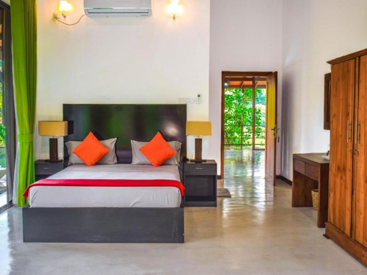 Aqua Exotica Wellness Retreat Hotel Gampola Bagian luar foto