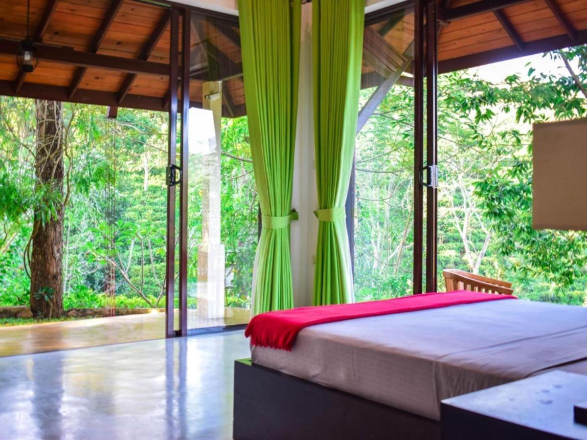 Aqua Exotica Wellness Retreat Hotel Gampola Bagian luar foto